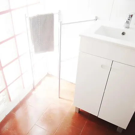 Neighbourly - Sao Vicente House リスボン