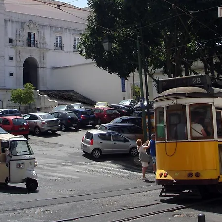 Neighbourly - Sao Vicente House アパート